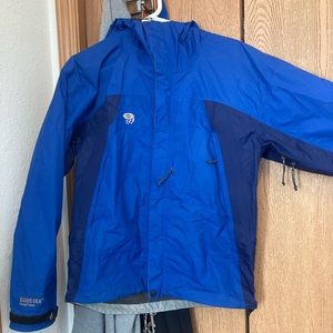 Mountain hardware mens rain coat, blue, very good shape, size S